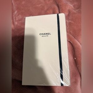 CHANEL Beauté Cream and Black Notebook NWOT